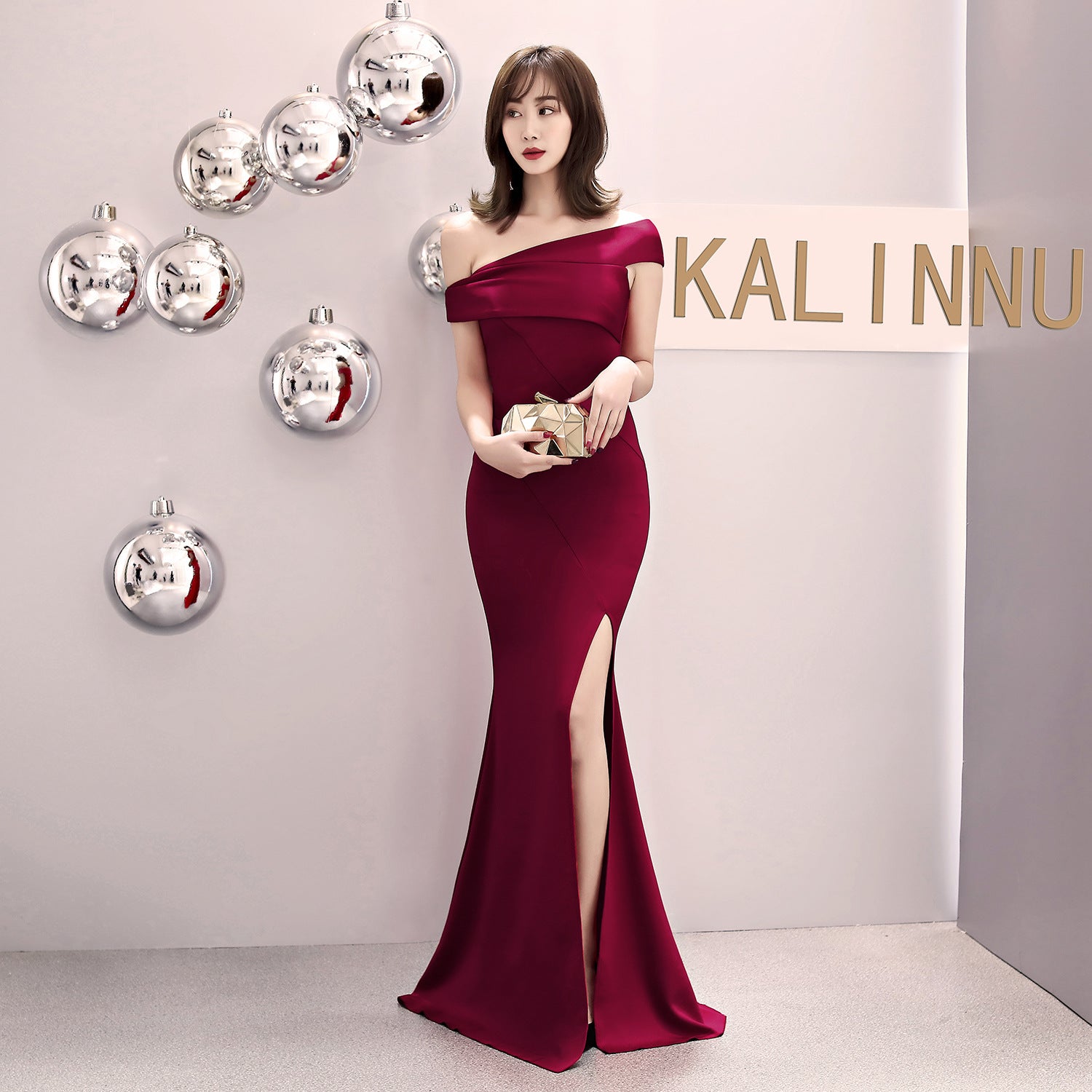 Šaty mořská panna s flitry a odhalenými rameny (k dispozici v 6 barvách)