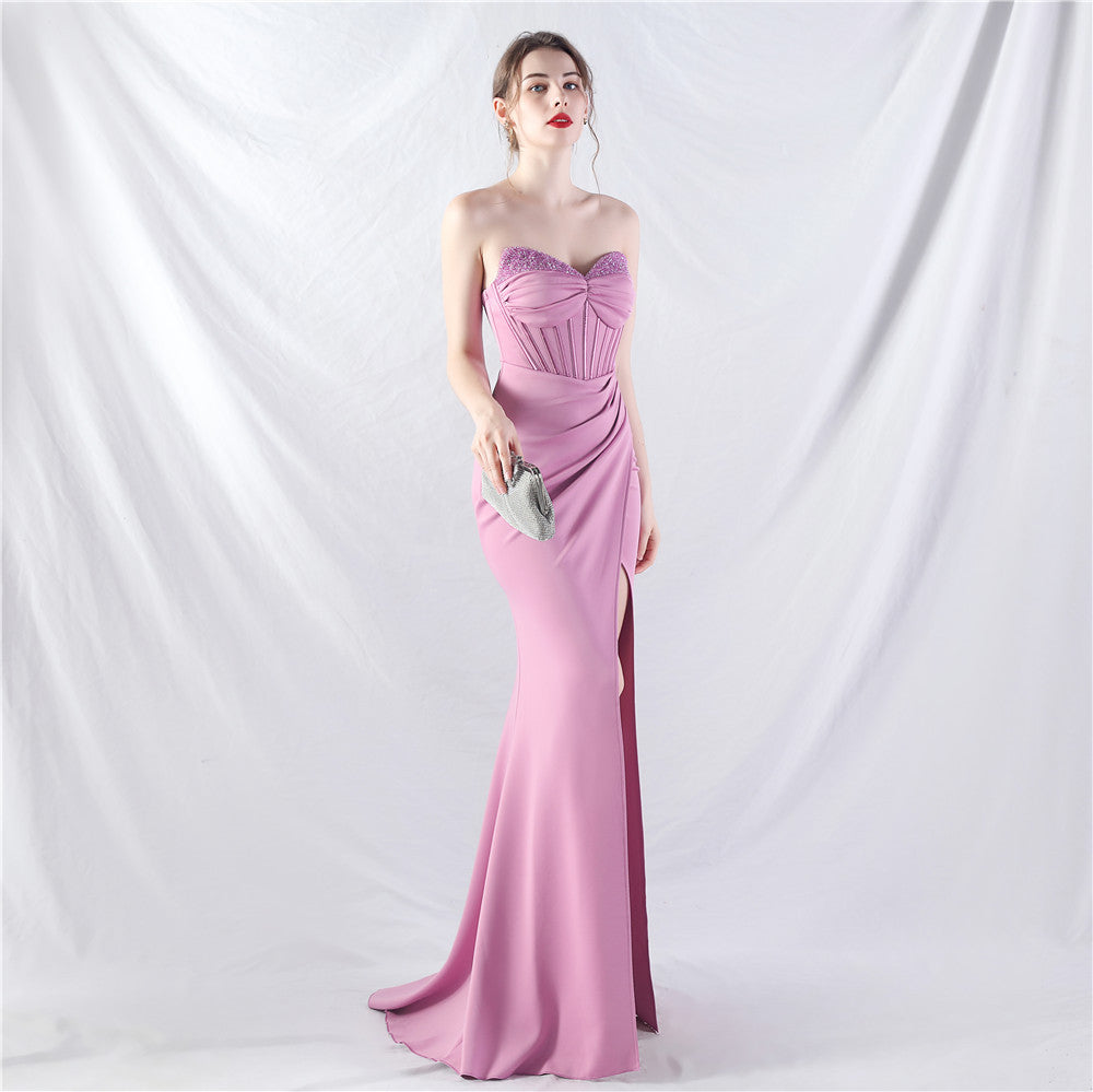 Strukturované korzetové šaty s těžkou korálkovou výšivkou