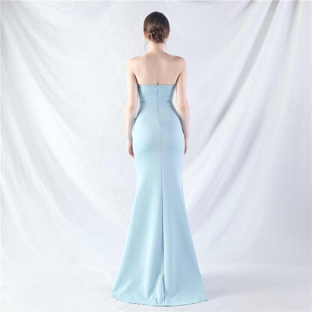 Strukturované korzetové šaty s těžkou korálkovou výšivkou