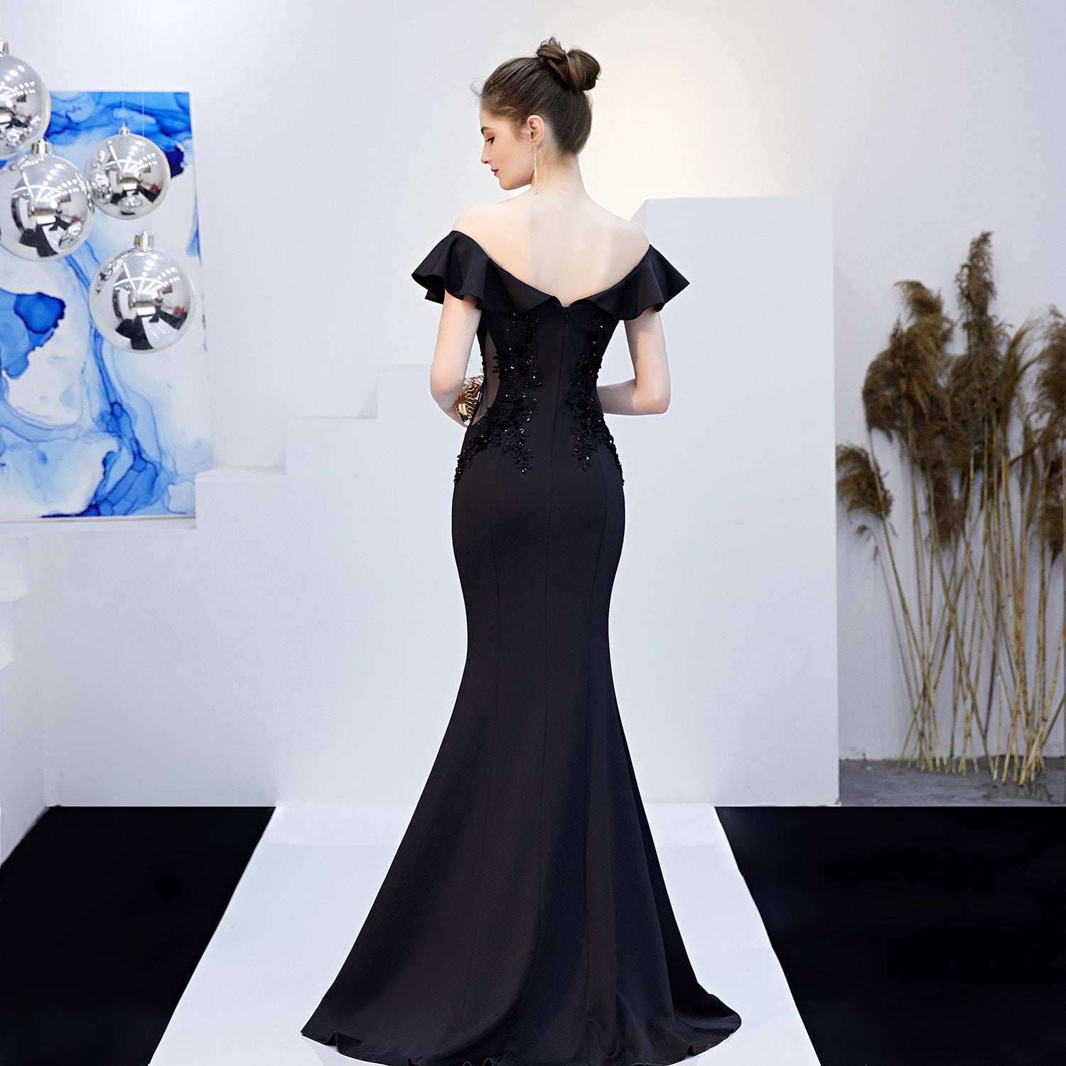 Svatební šaty mořská panna s odhalenými rameny