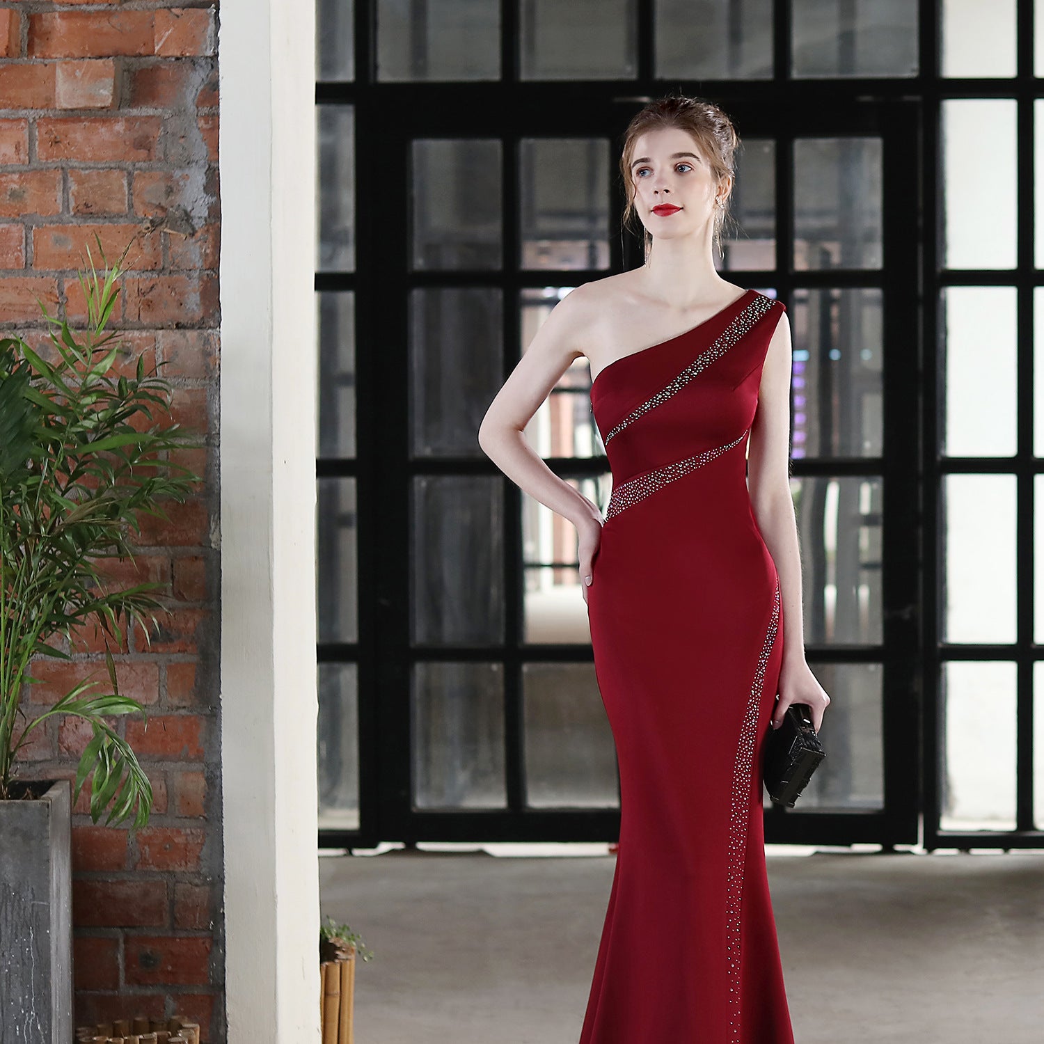 Svatební šaty mořská panna s jedním ramínkem na bankety