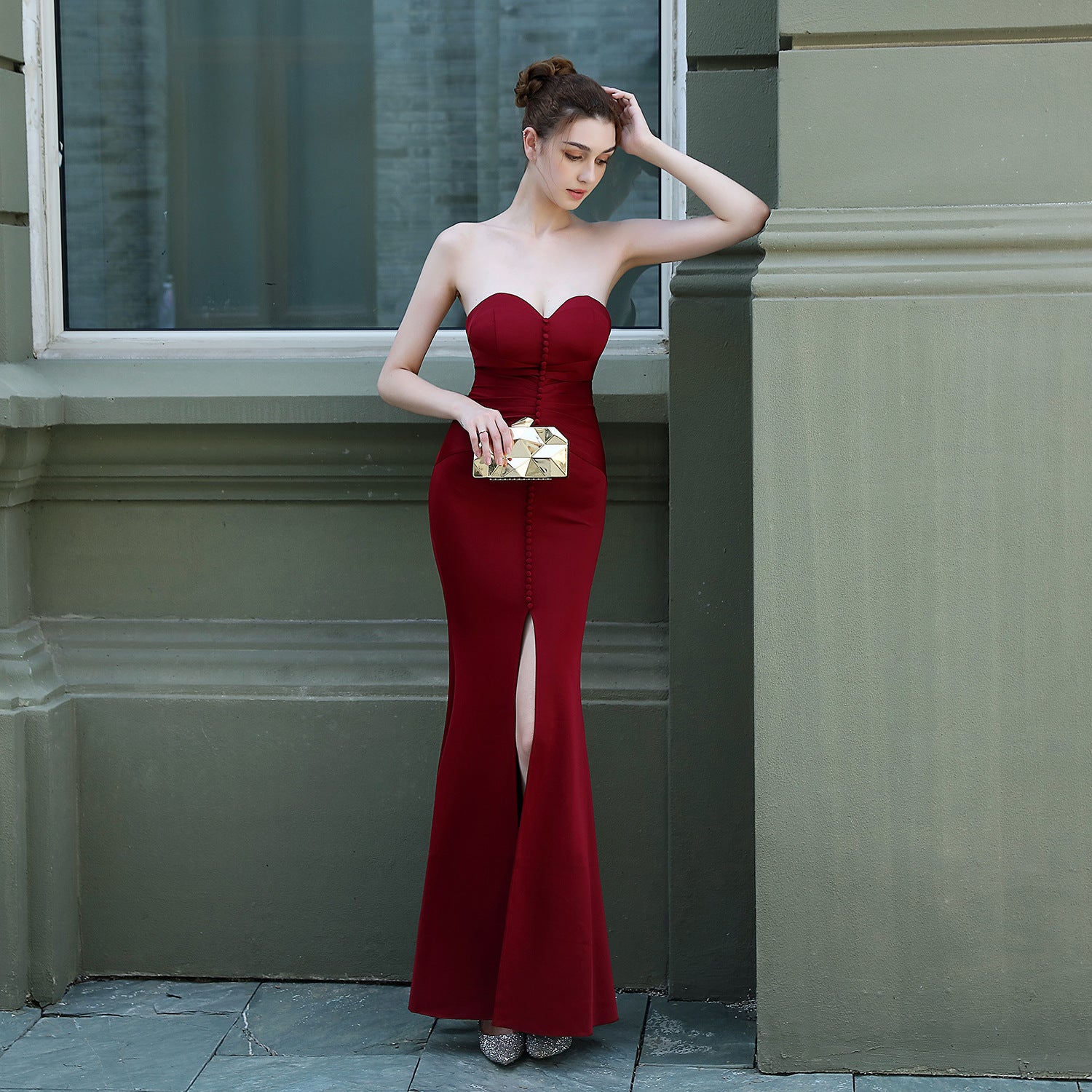 Svatební šaty mořská panna bez ramínek pro svatební hostiny