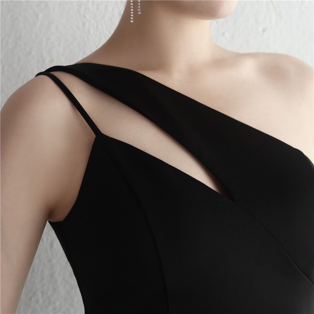 Elegant One-Shoulder Satin Mermaid Gown for Formal Events