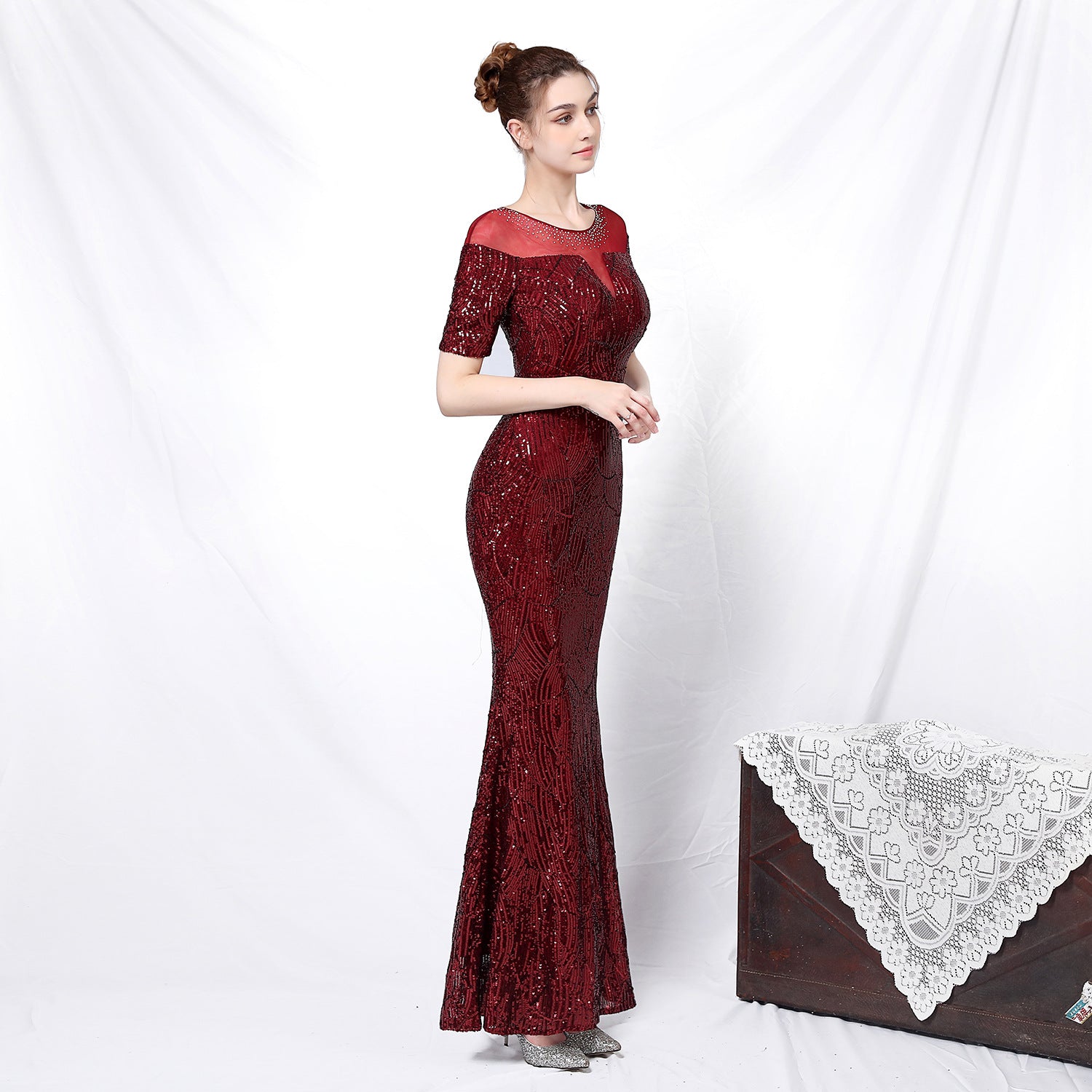 Elegantní 3/4 rukávové flitrové mořské panní šaty pro odvážný vzhled