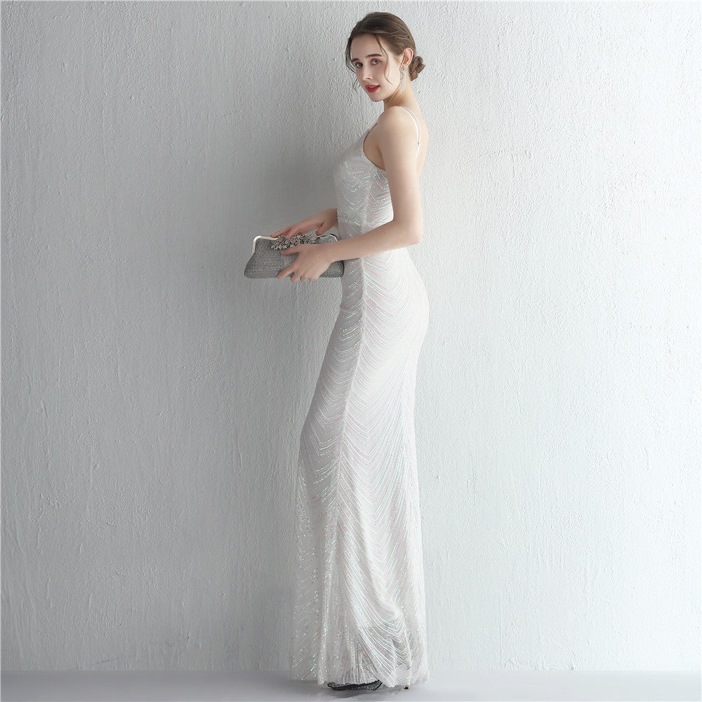 Šaty z šifónu s halter výstřihem, květinovými flitry a korálkováním