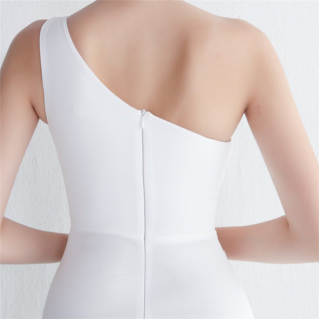 Jednoročníkový mořská panna šaty s řasením a korálkovou výšivkou