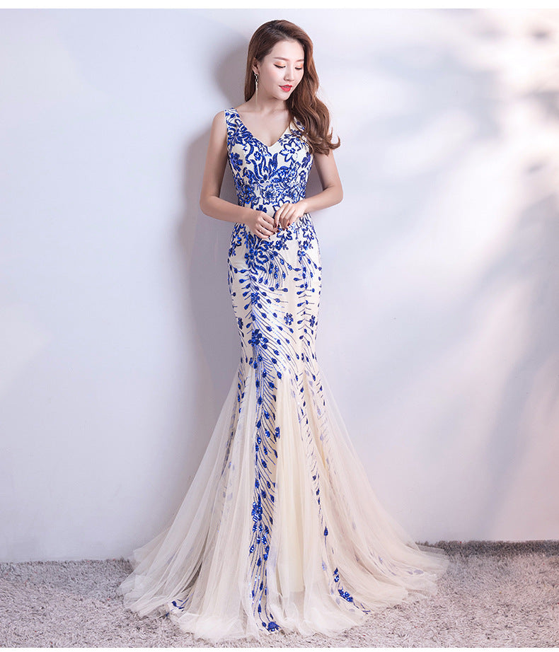 Elegant V-neck Sleeveless Mermaid Evening Gown for Galas