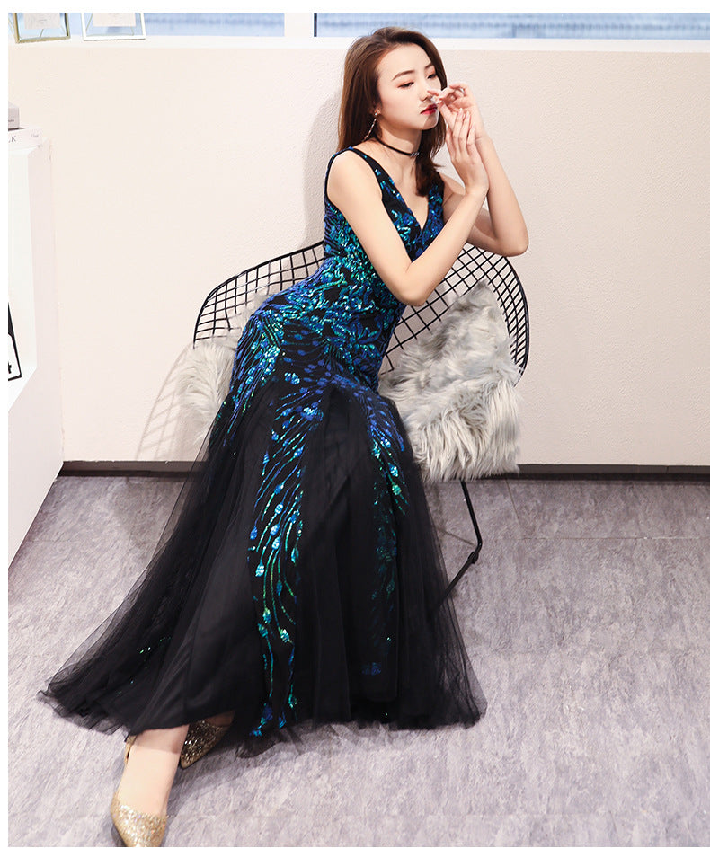 Elegant V-neck Sleeveless Mermaid Evening Gown for Galas