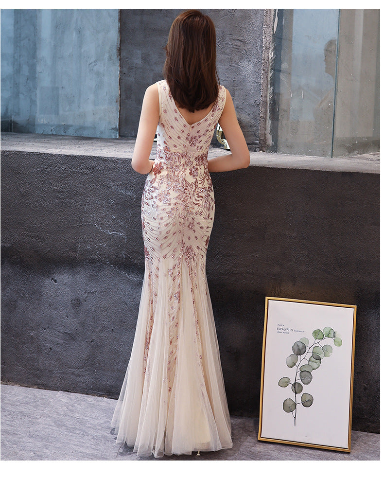 Elegant V-neck Sleeveless Mermaid Evening Gown for Galas