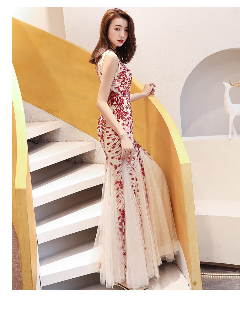 Elegant V-neck Sleeveless Mermaid Evening Gown for Galas