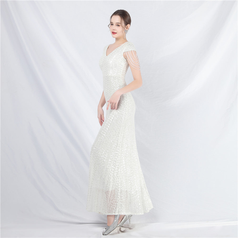 Šaty do áčka zdobené flitry