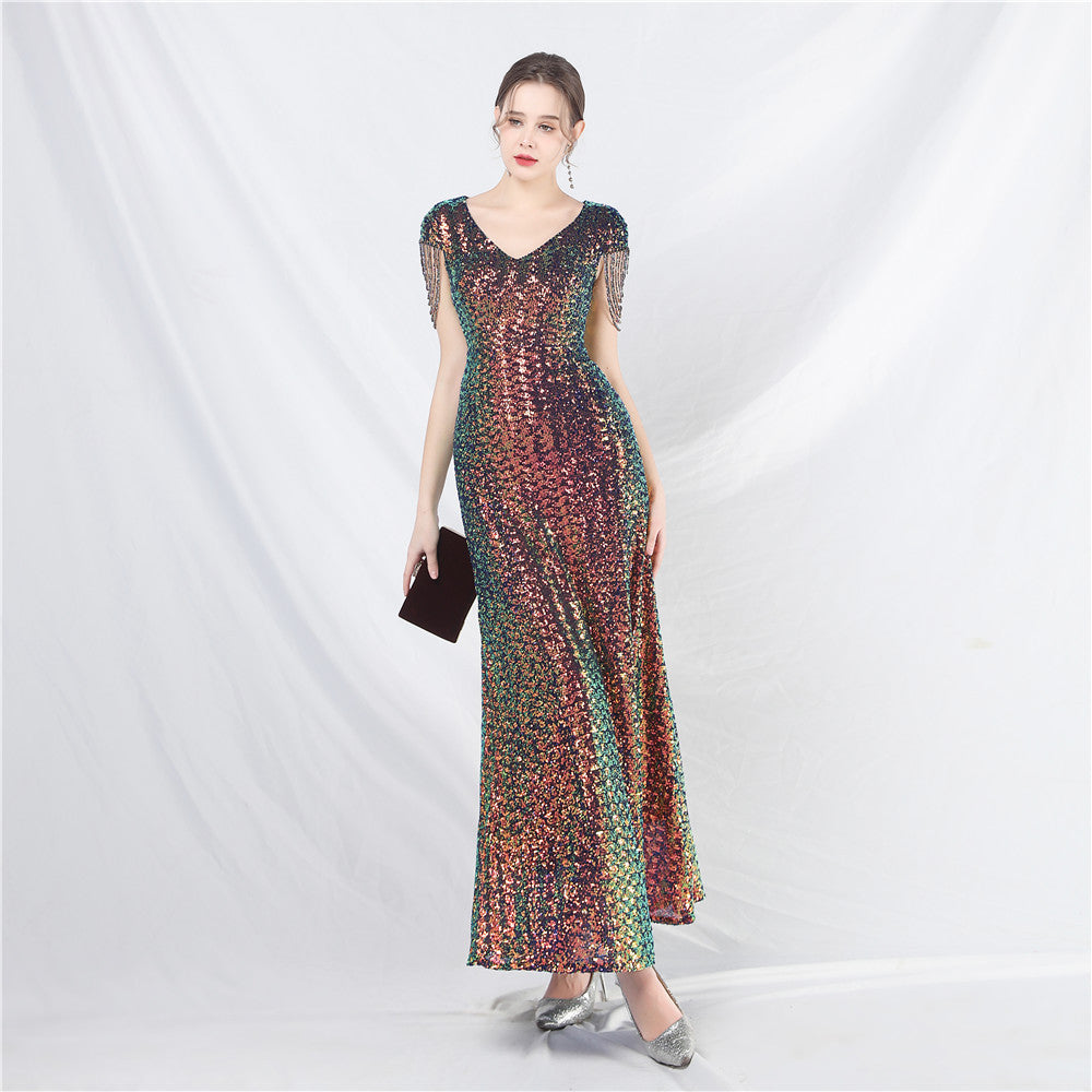 Šaty do áčka zdobené flitry