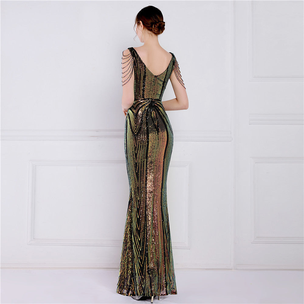 Elegantní krátké šaty s mořskou pannou a květinovými flitry