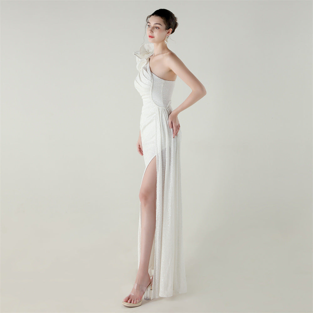 Šaty mořská panna s jedním ramenem a květinovou korálkovou výšivkou pro galavečery a ocenění