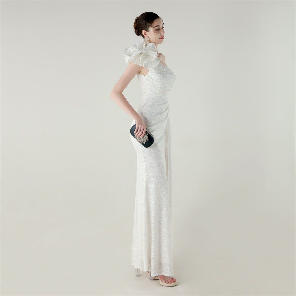 Šaty mořská panna s jedním ramenem a květinovou korálkovou výšivkou pro galavečery a ocenění