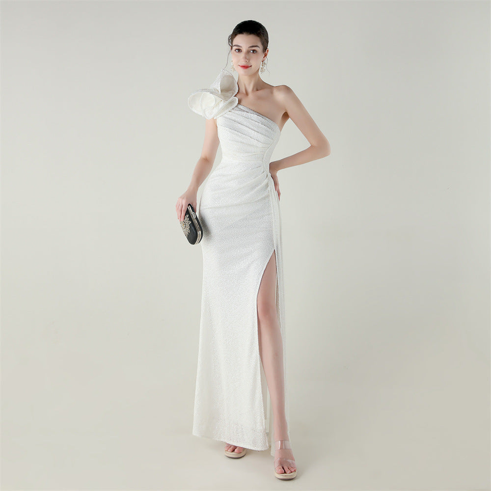 Šaty mořská panna s jedním ramenem a květinovou korálkovou výšivkou pro galavečery a ocenění