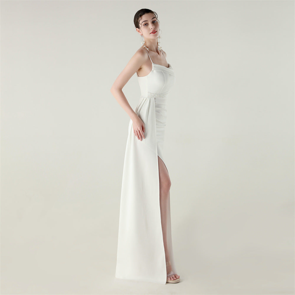 Saténové mořské panní šaty s tenkými ramínky a korálkovými detaily