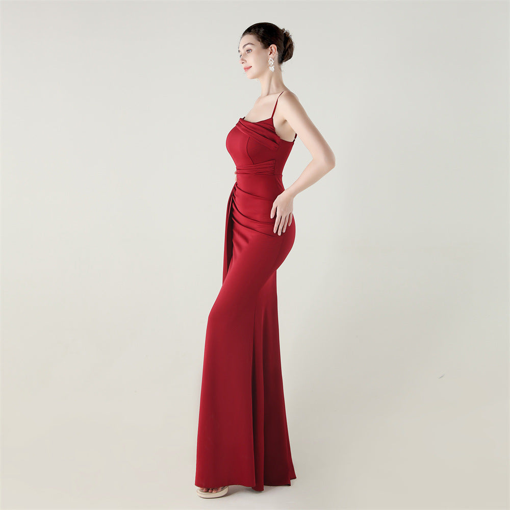 Saténové mořské panní šaty s rozparkem, tenkými ramínky a zdobením s volánem