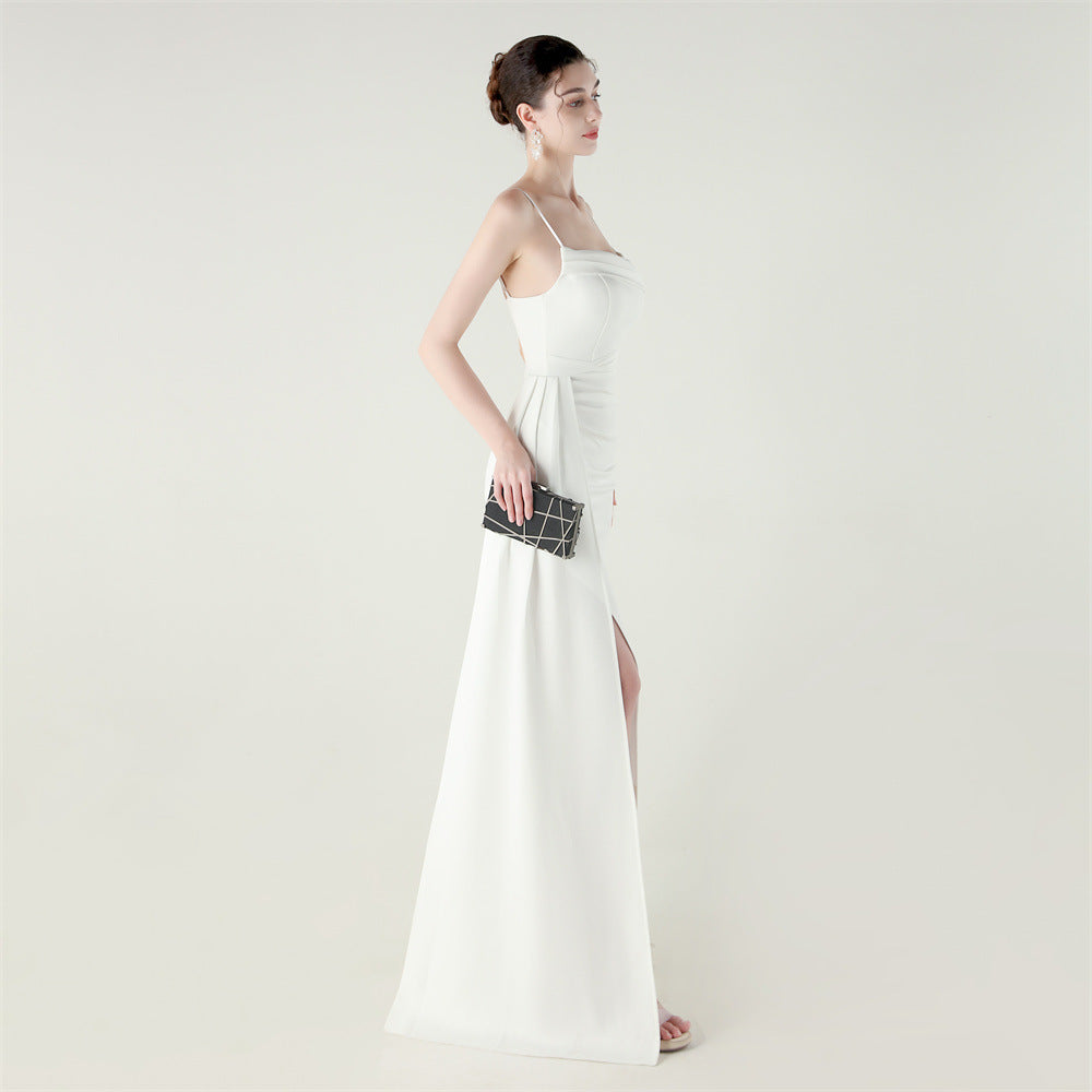 Saténové mořské panní šaty s rozparkem, tenkými ramínky a zdobením s volánem