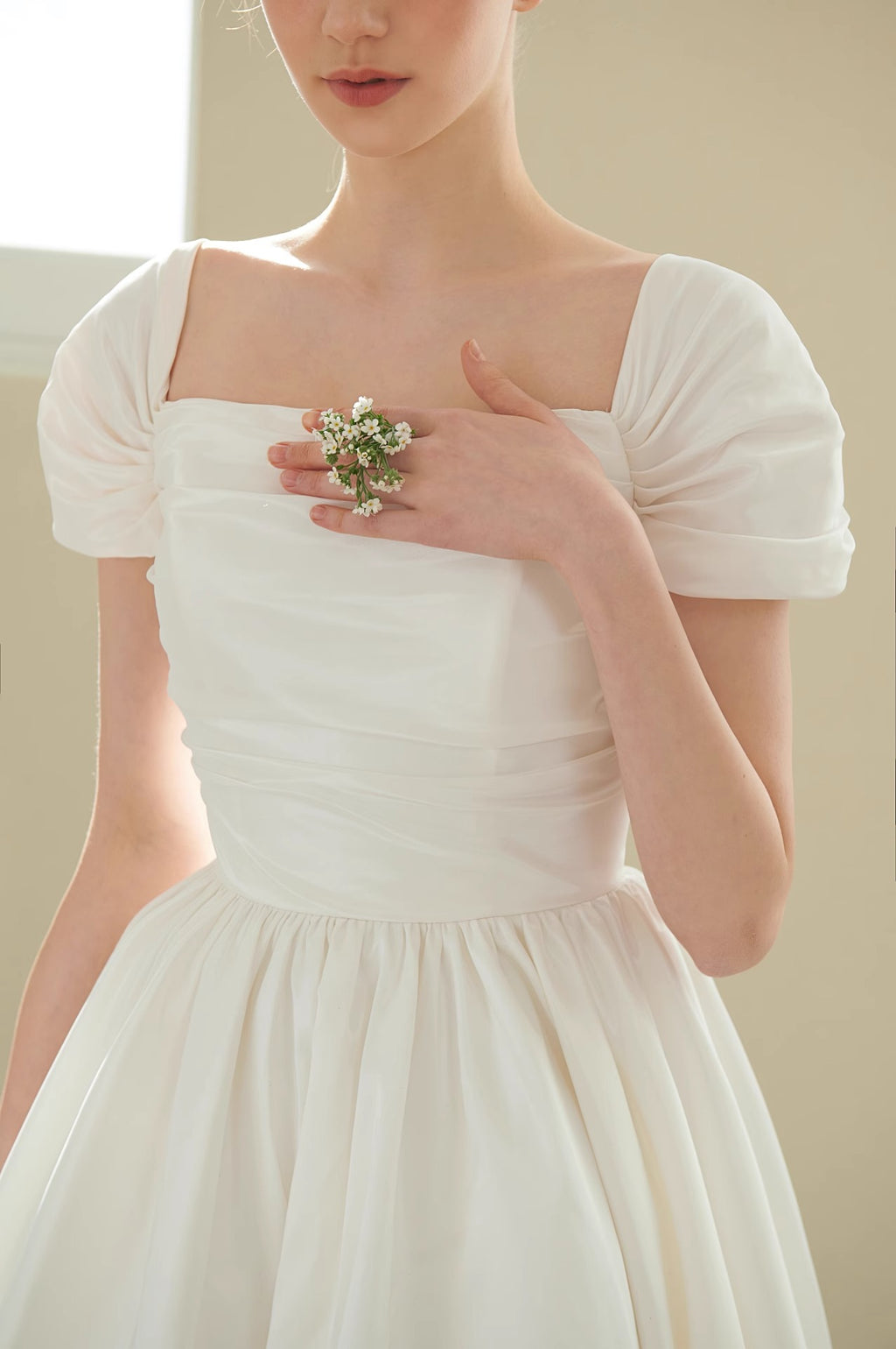 Vestido de novia mini de inspiración vintage – Vestido con escote cuadrado para compromiso o sesiones de fotos