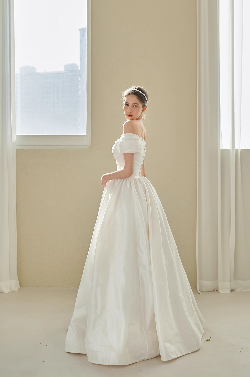 Vestido de novia mini de inspiración vintage – Vestido con escote cuadrado para compromiso o sesiones de fotos