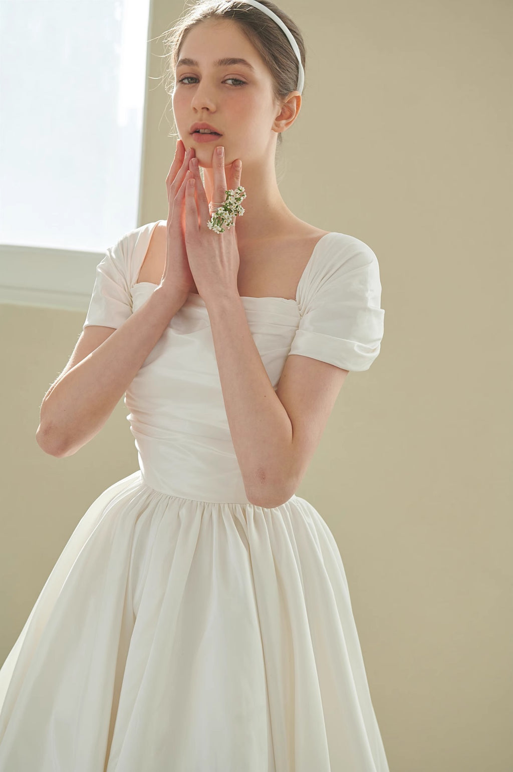 Vestido de novia mini de inspiración vintage – Vestido con escote cuadrado para compromiso o sesiones de fotos