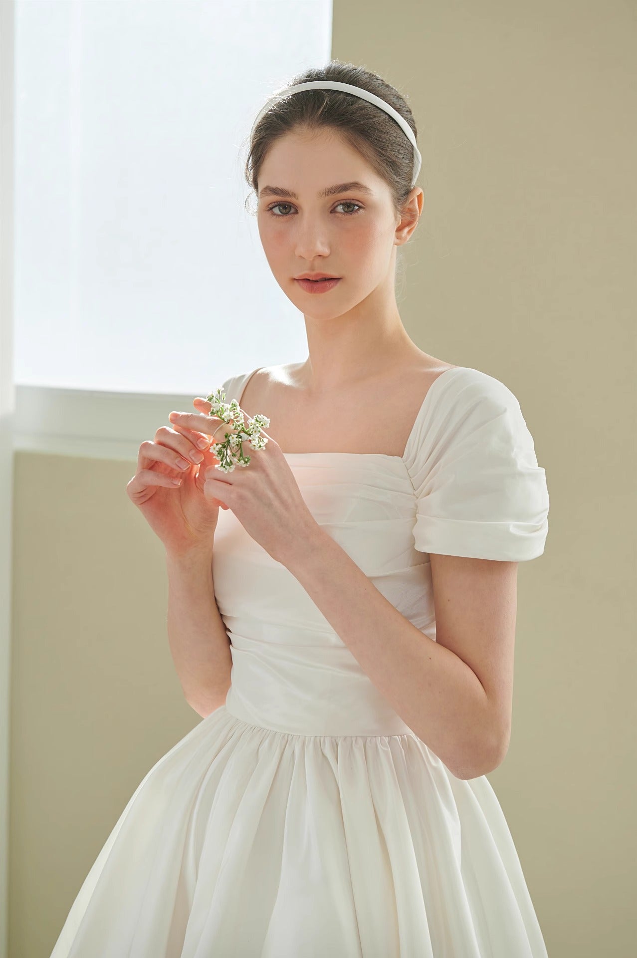 Vestido de novia mini de inspiración vintage – Vestido con escote cuadrado para compromiso o sesiones de fotos