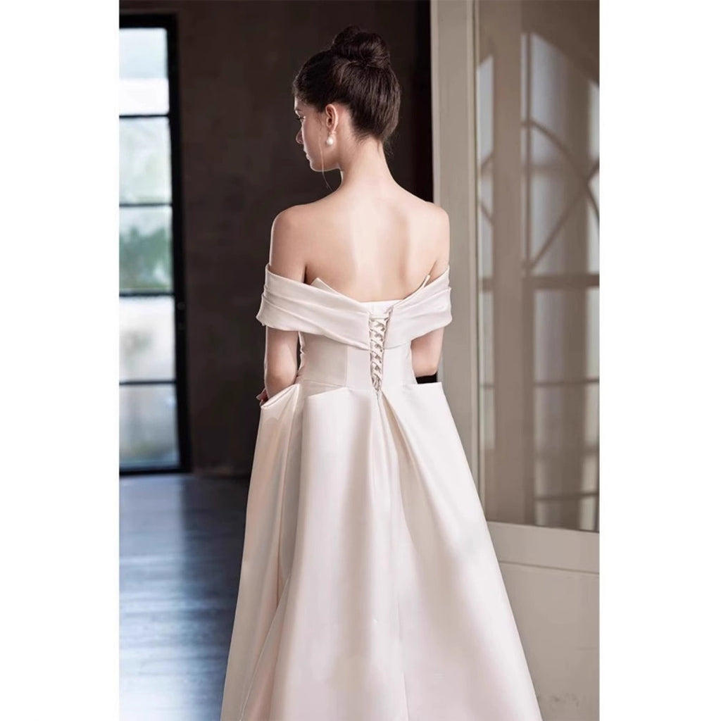 Francouzské saténové šaty s odhalenými rameny – elegantní svatební šaty na zásnuby nebo ranní obřady (2025)