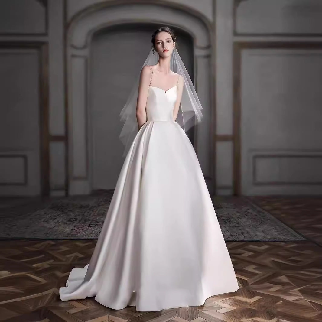 Svatební šaty z francouzského saténu s tenkými ramínky – elegantní róba pro nevěsty nebo formální příležitosti (2025)