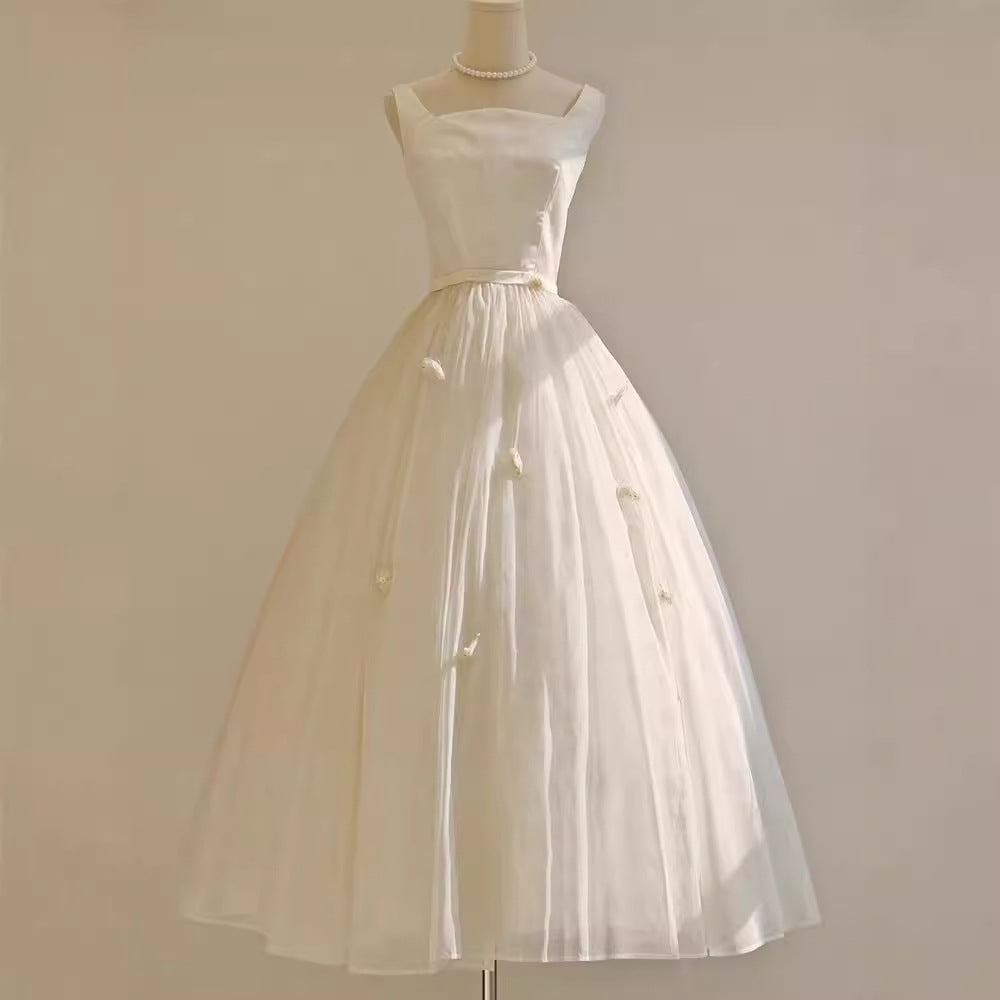 Svatební šaty Petite Bride – vintage šaty s tenkými ramínky na zásnuby nebo občanský obřad