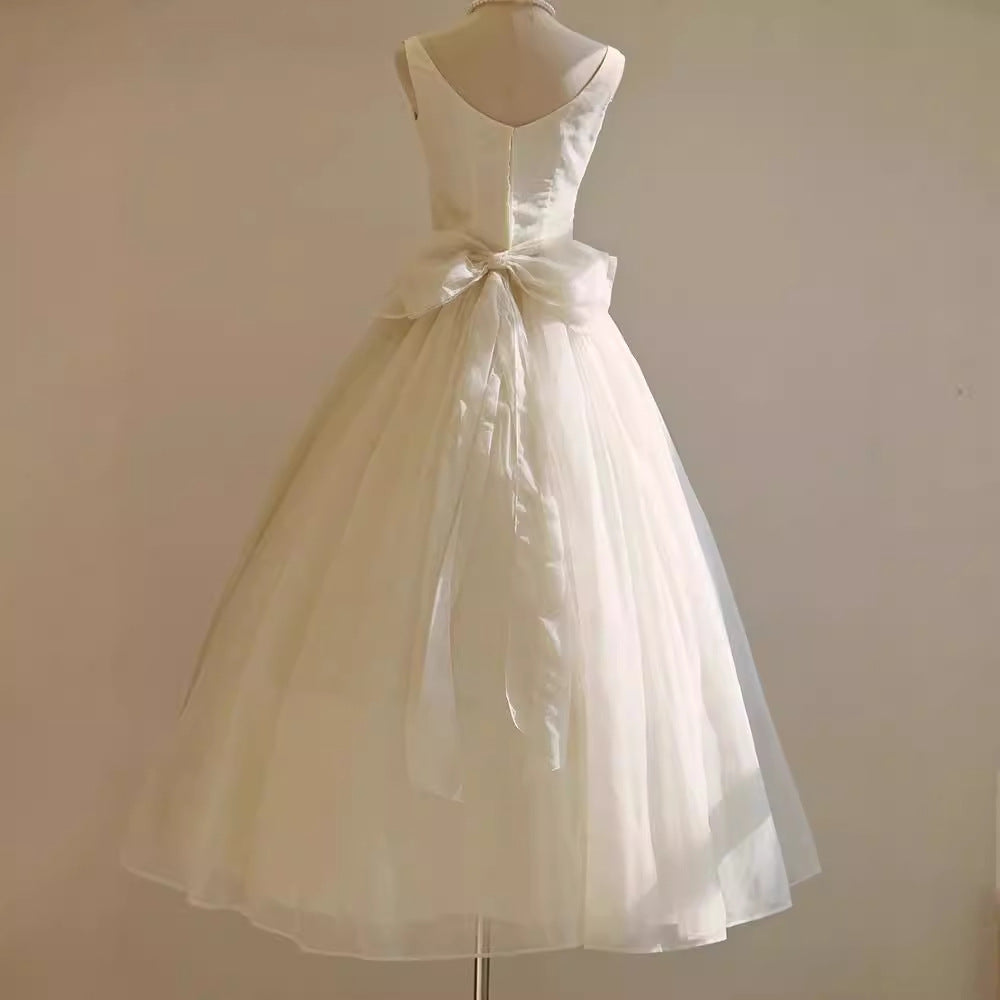 Svatební šaty Petite Bride – vintage šaty s tenkými ramínky na zásnuby nebo občanský obřad