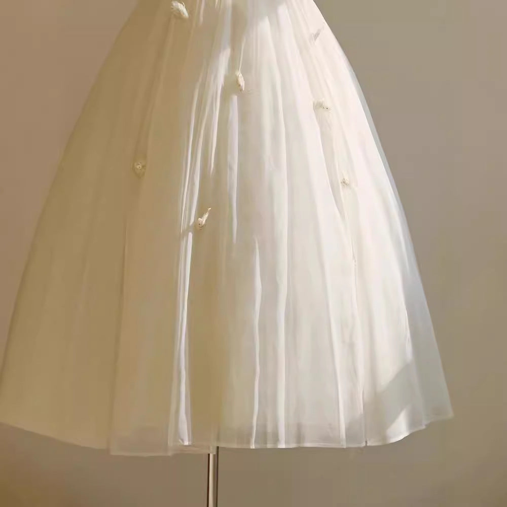 Svatební šaty Petite Bride – vintage šaty s tenkými ramínky na zásnuby nebo občanský obřad