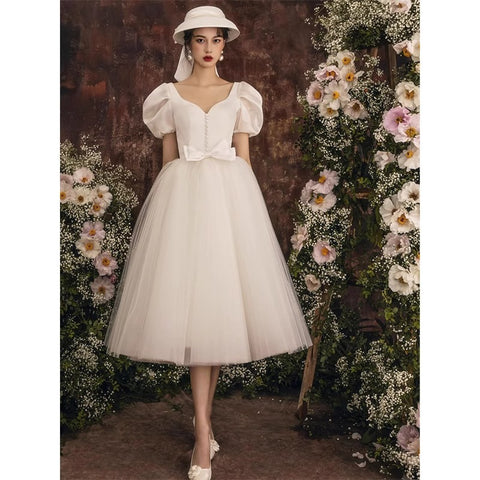 Vintage Puffy White Wedding Dress – Petite Fit, Dreamy Spring Gown for Outdoor or Travel Shoots (2025)