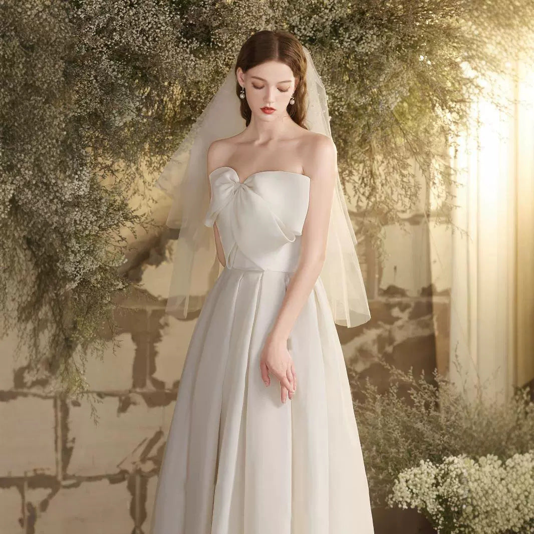 Francouzské bílé tylové šaty – elegantní svatební róba pro zásnuby nebo večerní události (2025)