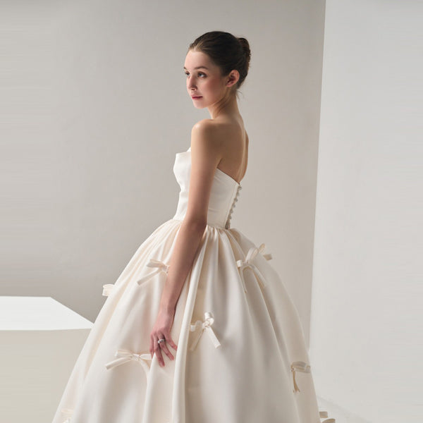 Strapless Princess Wedding Dress – Simple Satin Puff Gown for Forest-Themed Weddings (2024)