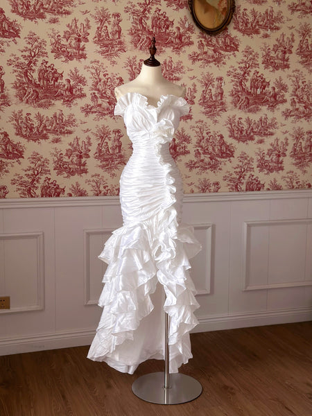 Long-Sleeve Vintage Wedding Gown – Forest-Inspired Elegant Satin Dress (2025)