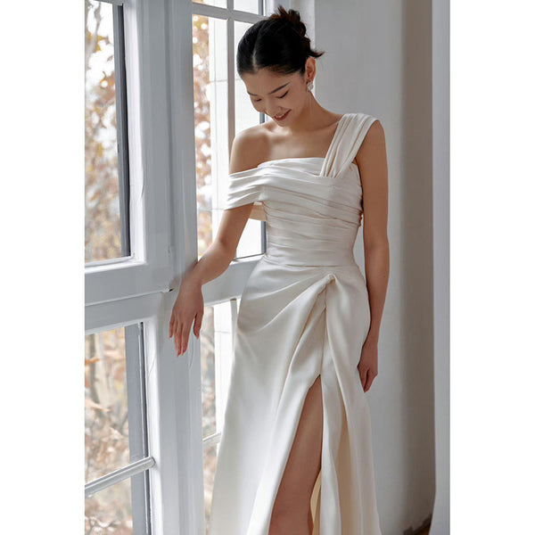 Strapless Mini Satin Gown – Elegant Petite Dress for Engagements or Civil Ceremonies (2025)