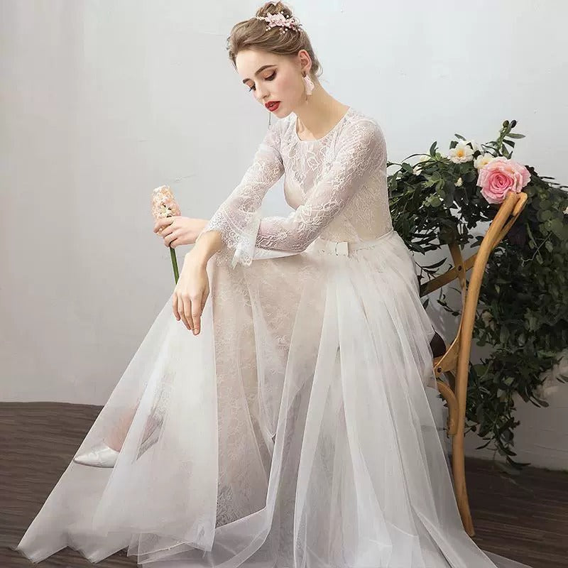 Saténové mořská panna šaty – svatební šaty s dlouhým rukávem, čtvercovým výstřihem a vlečkou pro podzimní svatby