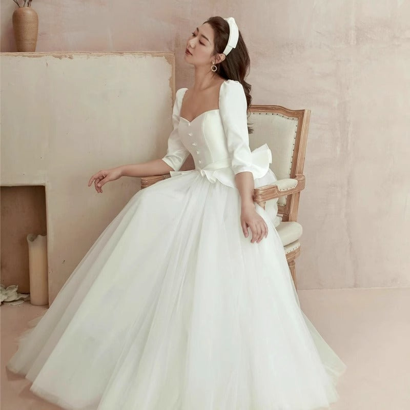 French Long-Sleeve White Wedding Dress – Petite Elegant Gown for Ceremonies or Evening Events (2025)