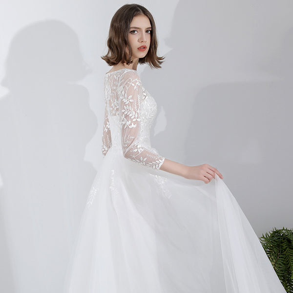 Minimalist Forest Wedding Dress – Petite Satin Gown for Ceremony or Travel Shoots (2025)