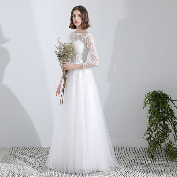 Minimalist Forest Wedding Dress – Petite Satin Gown for Ceremony or Travel Shoots (2025)