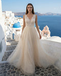 Sleeveless Lace and Tulle A-line Wedding Dress with belt