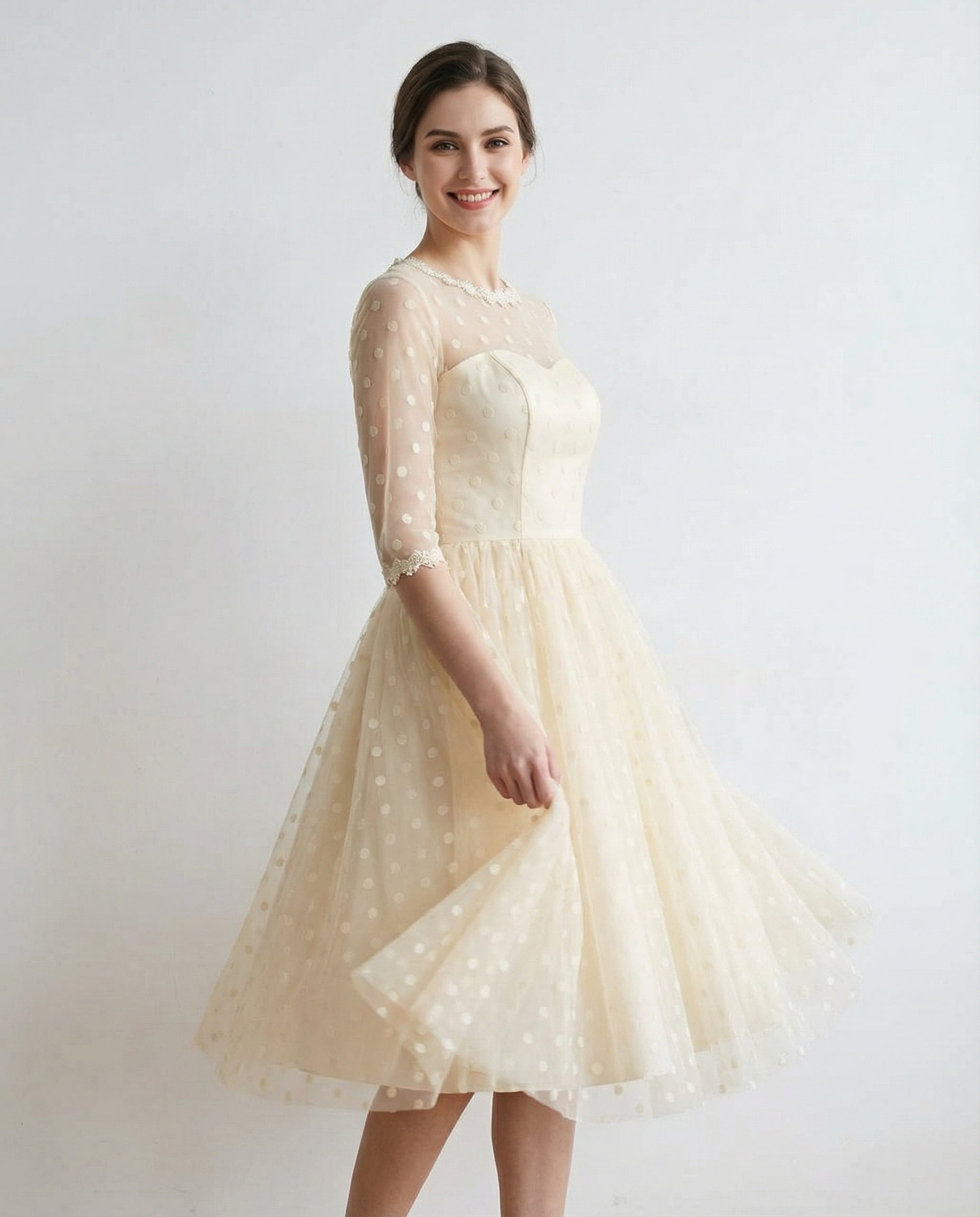 Lässiges Tüll-Brautkleid mit 3/4-Ärmeln und Polka-Dots in A-Linie