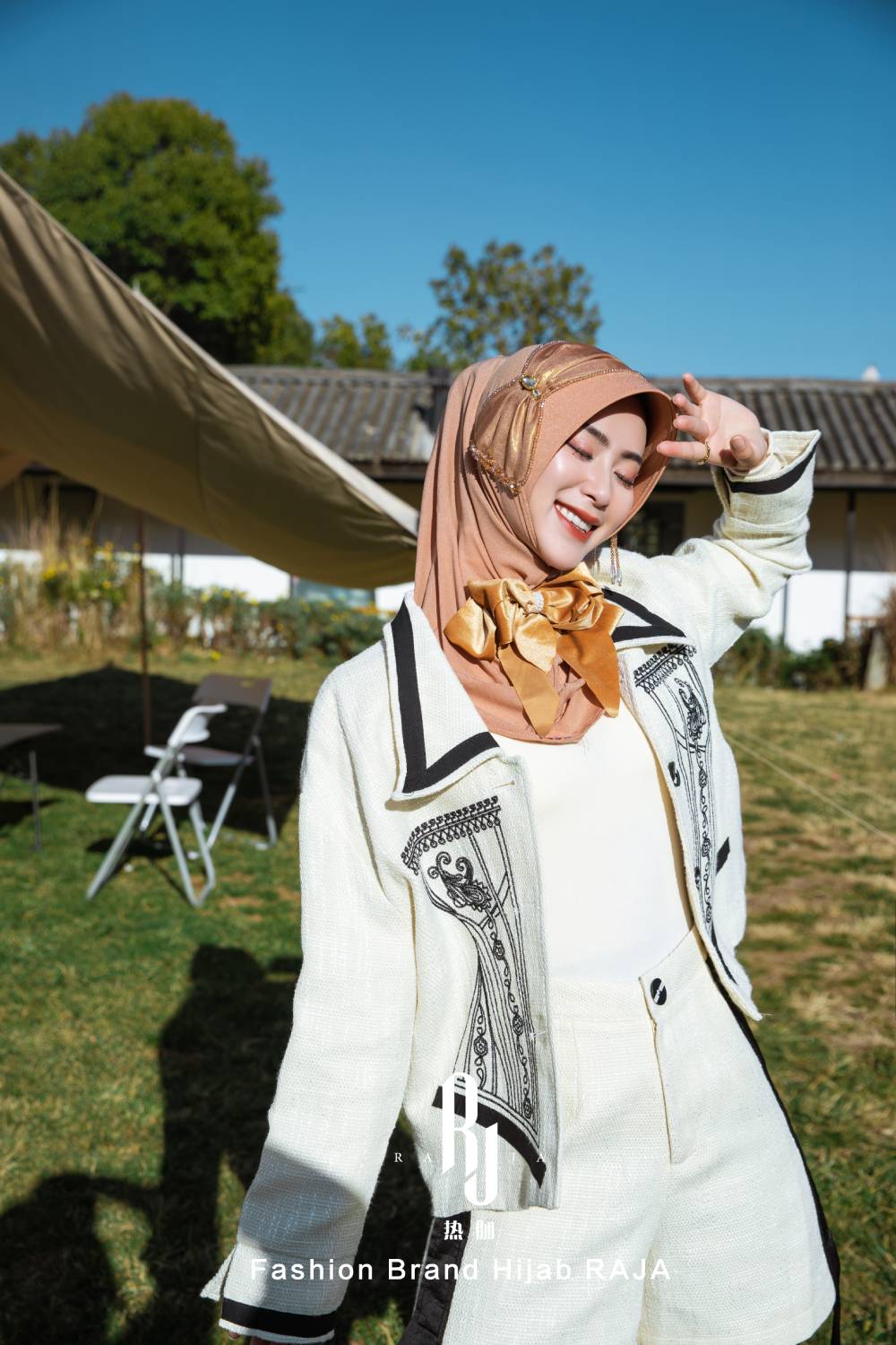 Lulu-Apricot moderní a skromná šifónová čepice na hidžáb s sametovou mašlí a korálky