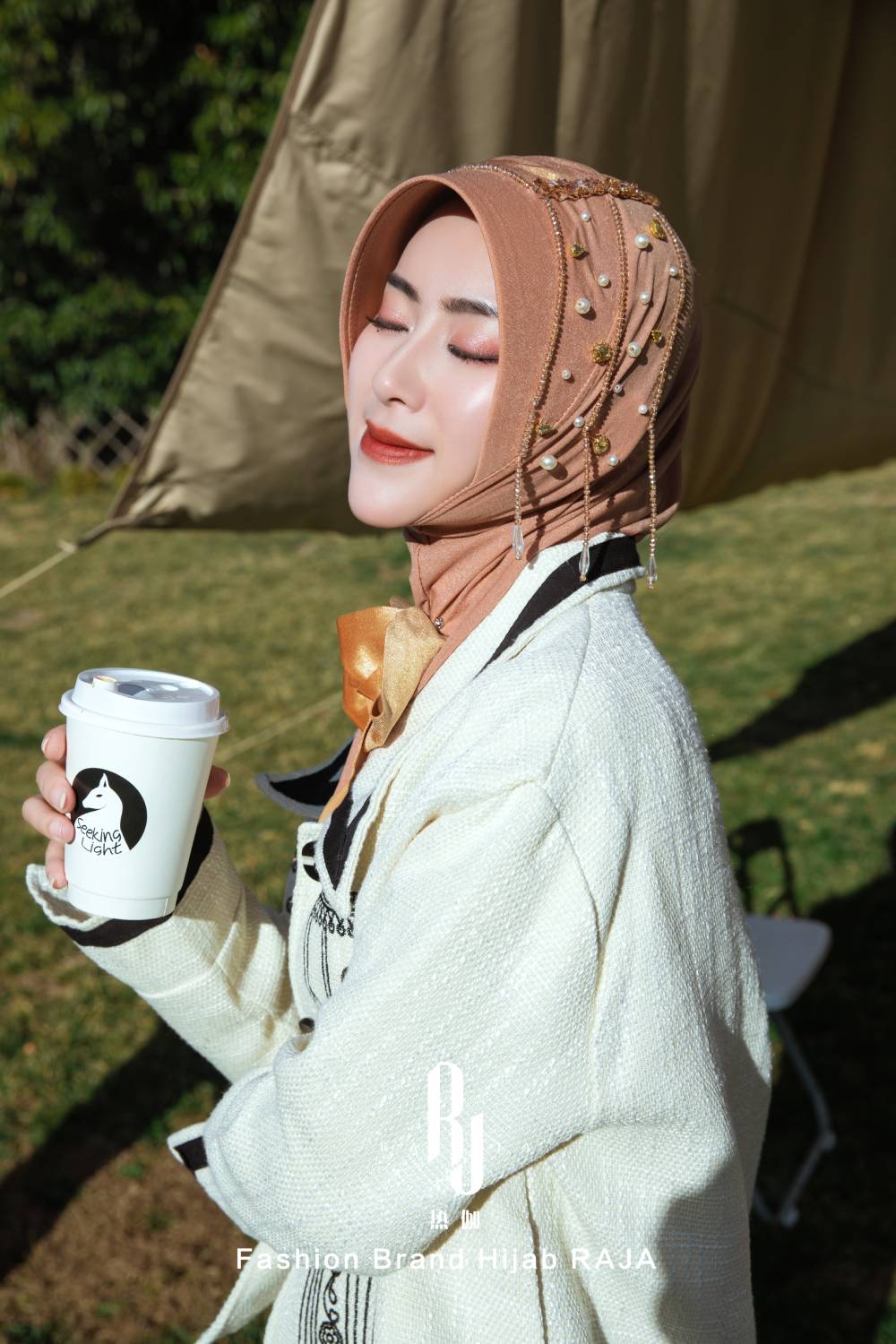 Lulu-Apricot moderní a skromná šifónová čepice na hidžáb s sametovou mašlí a korálky