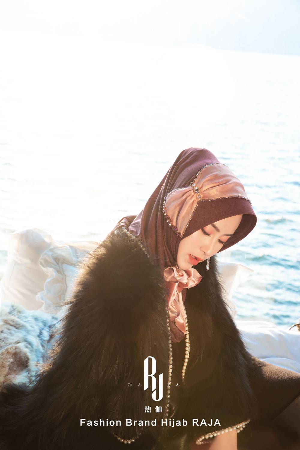 Lulu moderní a skromná šifónová čepice na hidžáb s sametovou mašlí a korálky