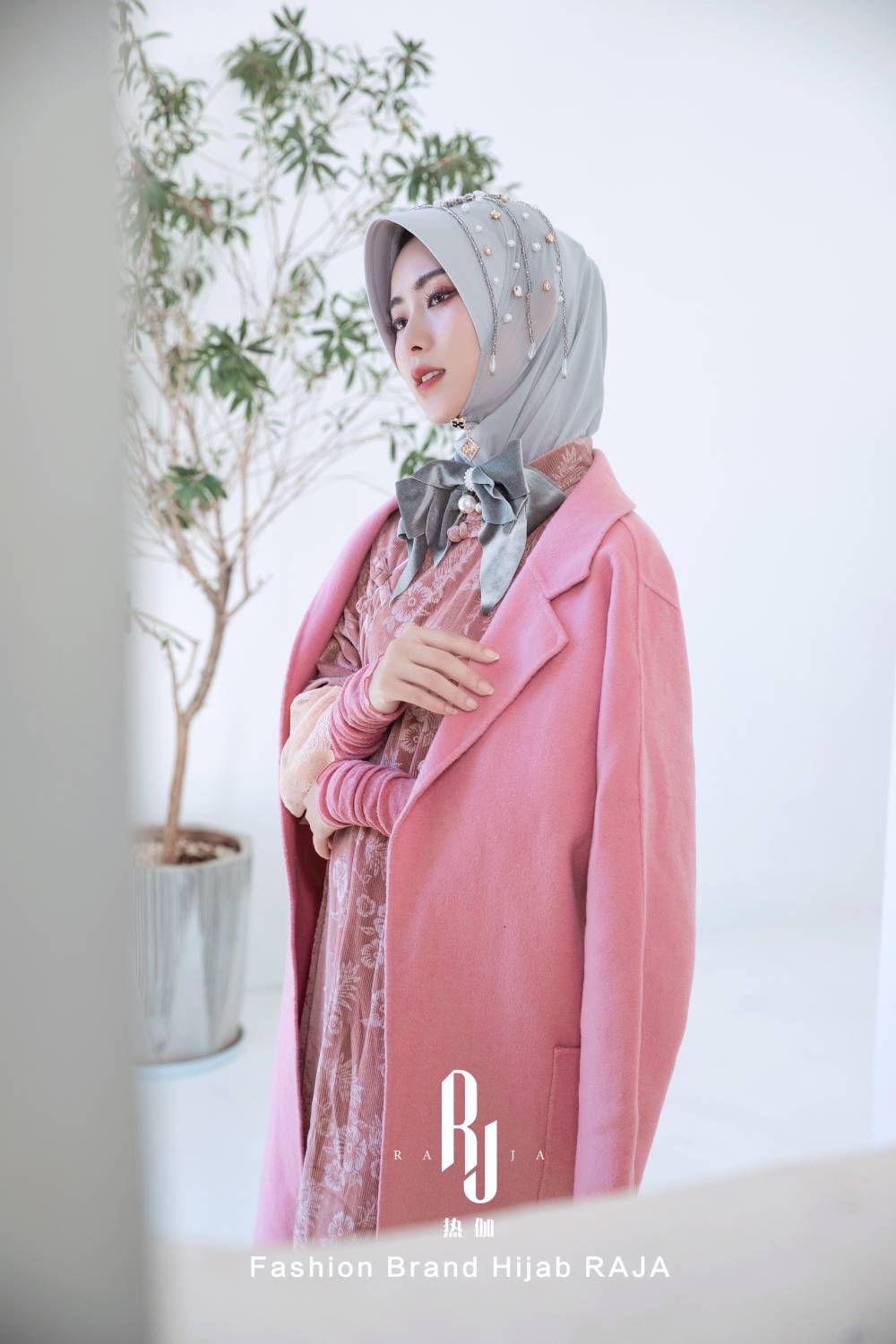 Lulu-Silver moderní a skromná čepice z šifonu na hidžáb s sametovou mašlí a korálky