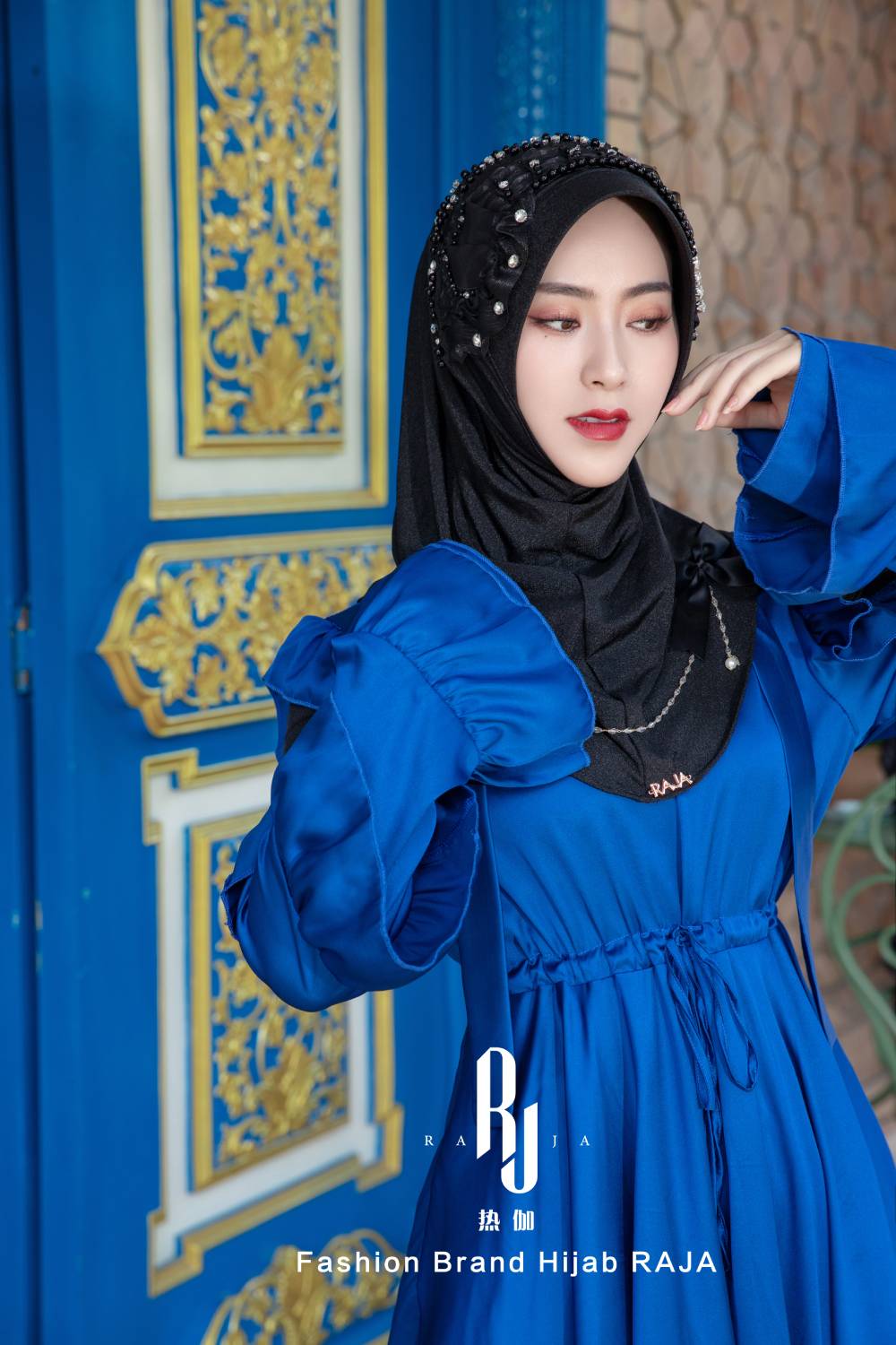 Adiva-Černá elegantní šifónová čepice na hidžáb s saténovými mašlemi a korálkovými detaily