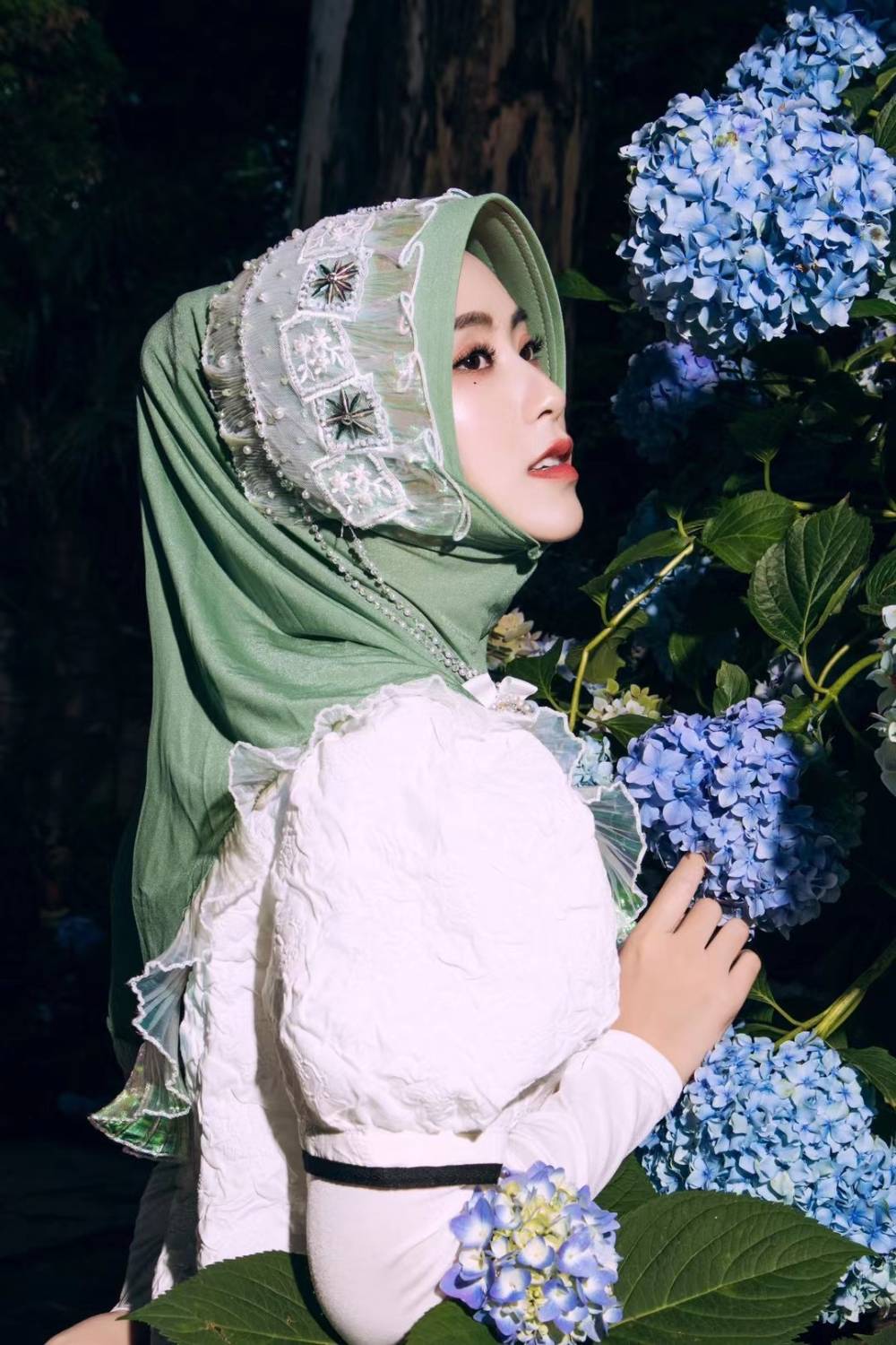 Kaliala-Sage vyšívaná šifónová čepice na hidžáb s perlami a kamínky