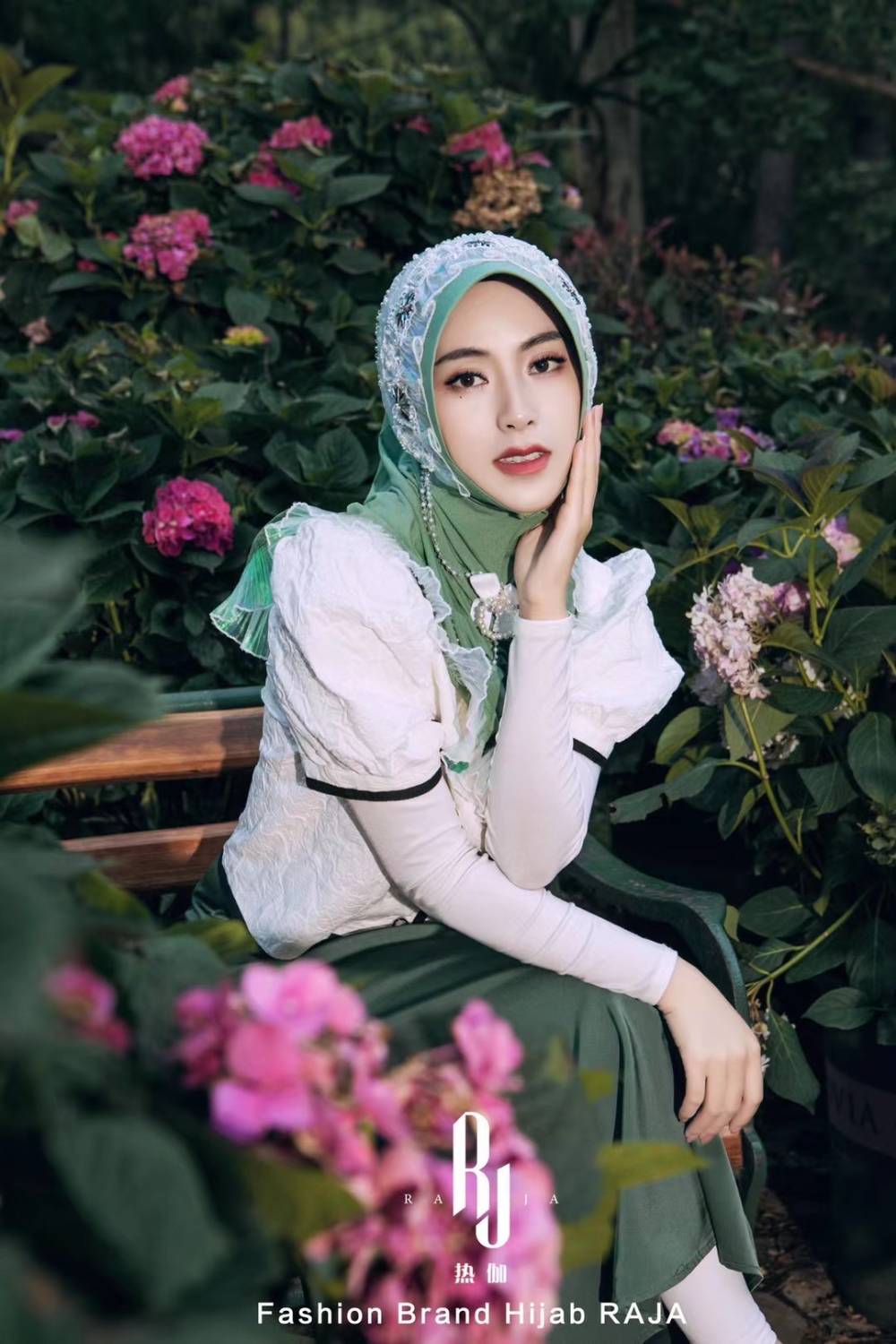 Kaliala-Sage vyšívaná šifónová čepice na hidžáb s perlami a kamínky